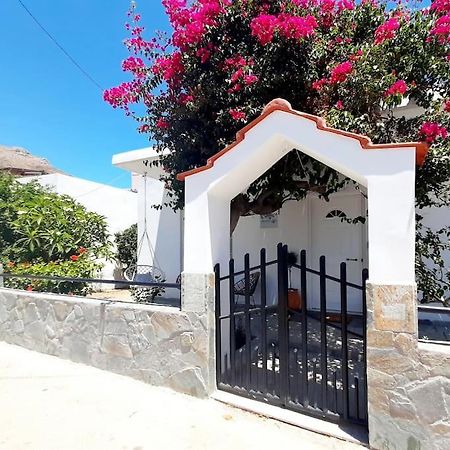 Annika'S Summer Dream Livadia  エクステリア 写真